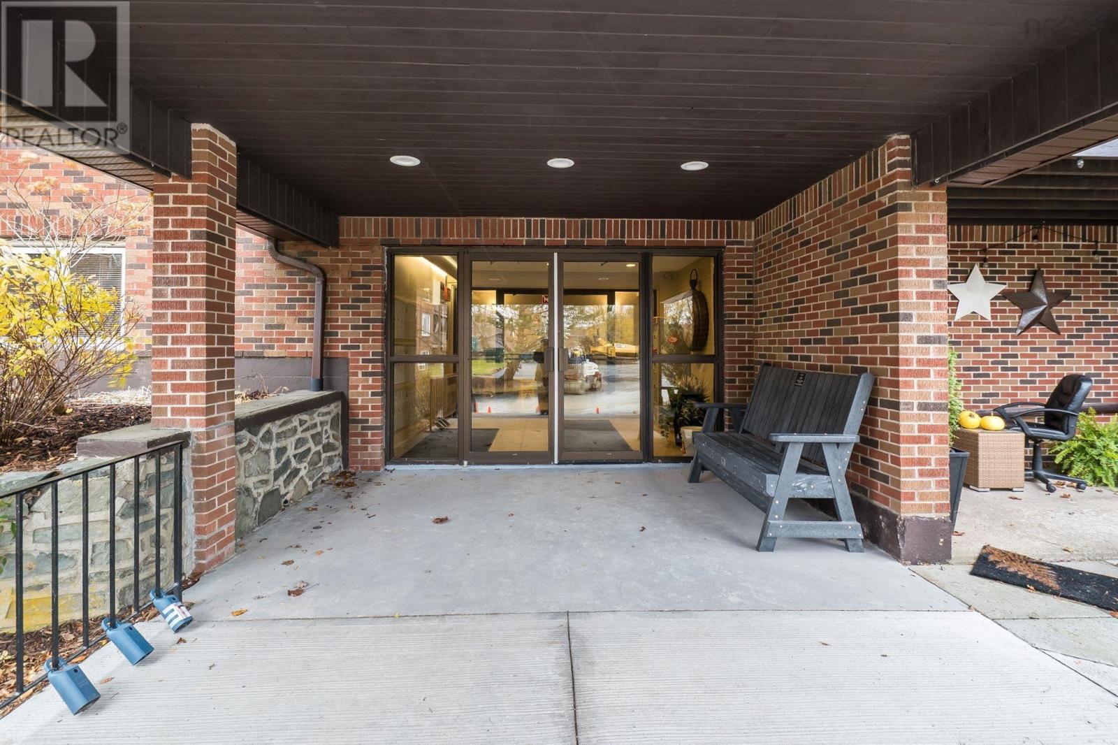 #403 64 Cumberland Drive - 46