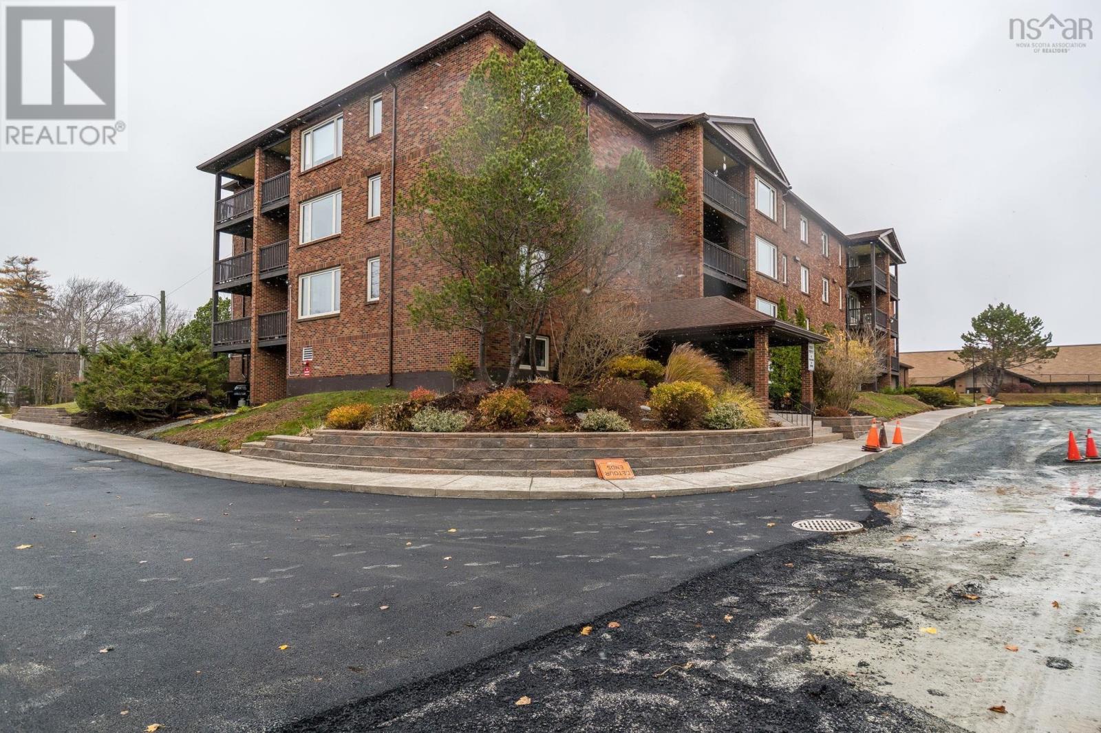 #403 64 Cumberland Drive - 1