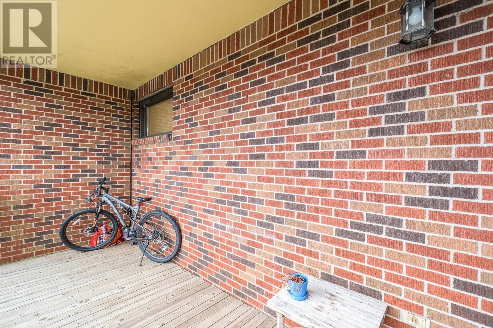 #403 64 Cumberland Drive - 40