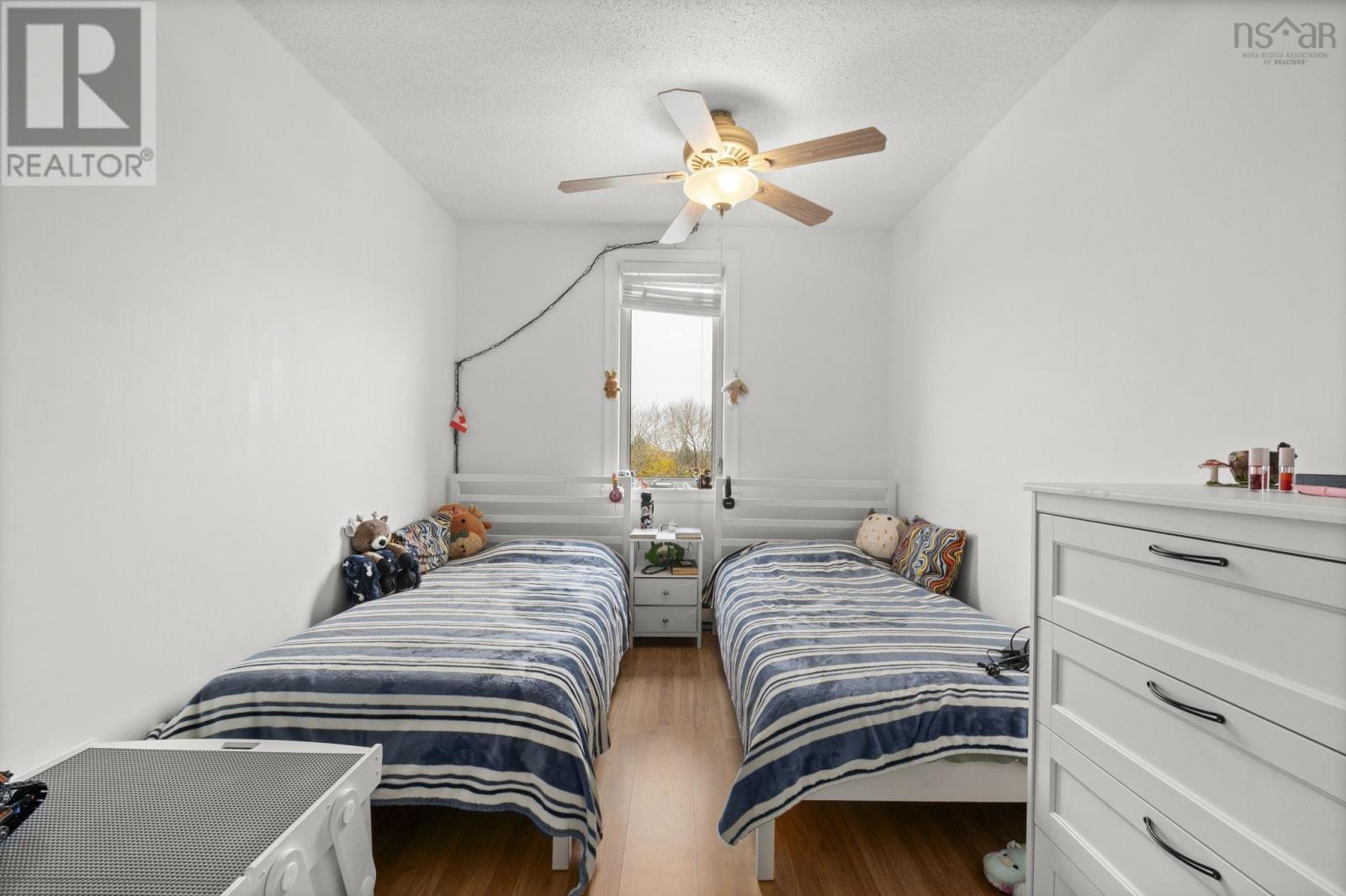 #403 64 Cumberland Drive - 31