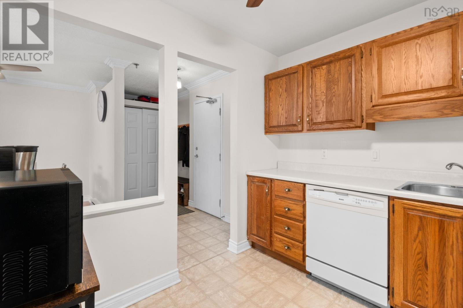 #403 64 Cumberland Drive - 18