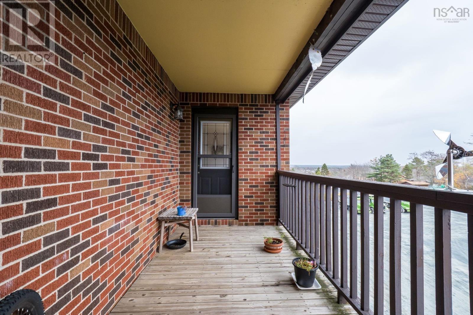 #403 64 Cumberland Drive - 44