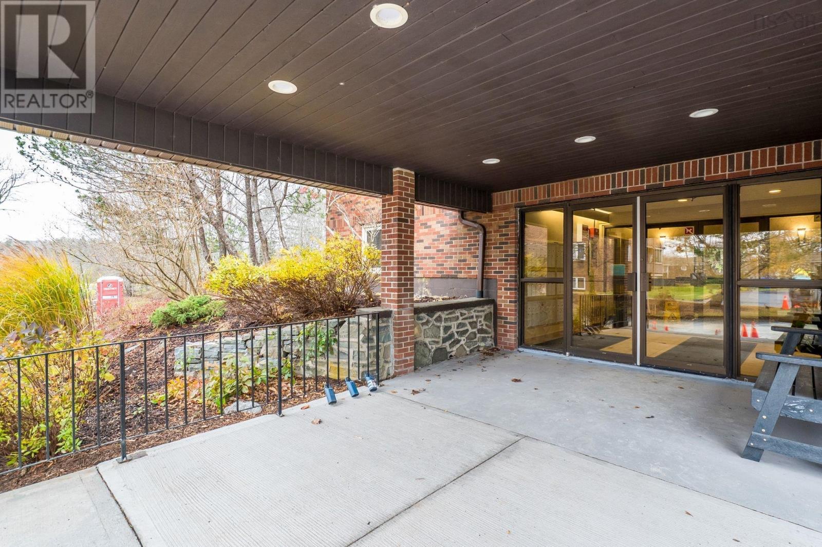#403 64 Cumberland Drive - 47