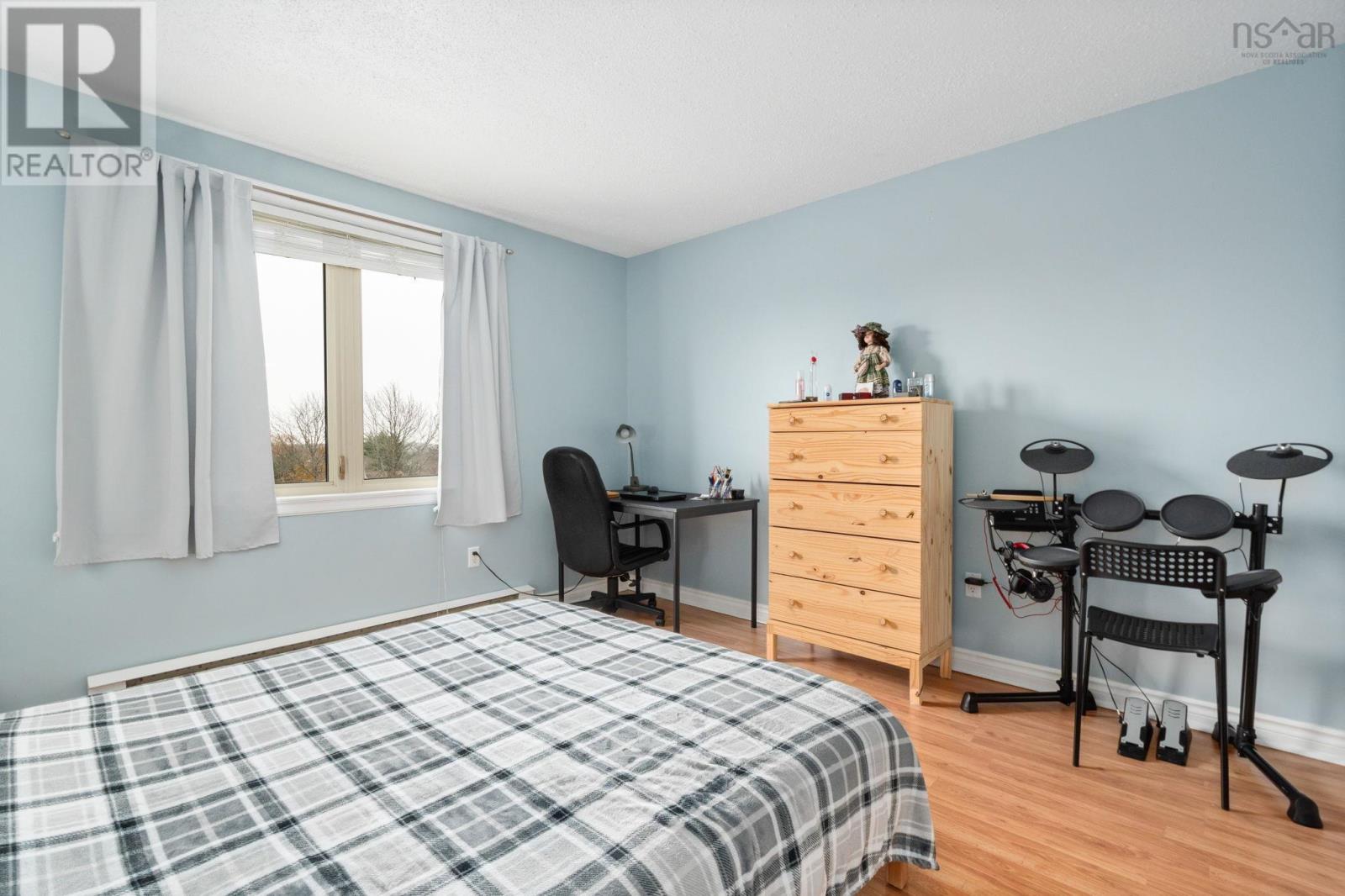 #403 64 Cumberland Drive - 23