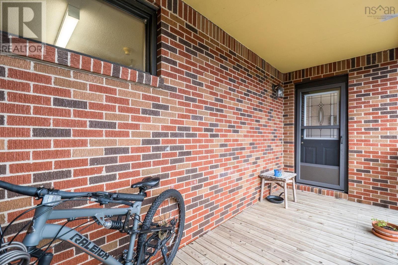 #403 64 Cumberland Drive - 43