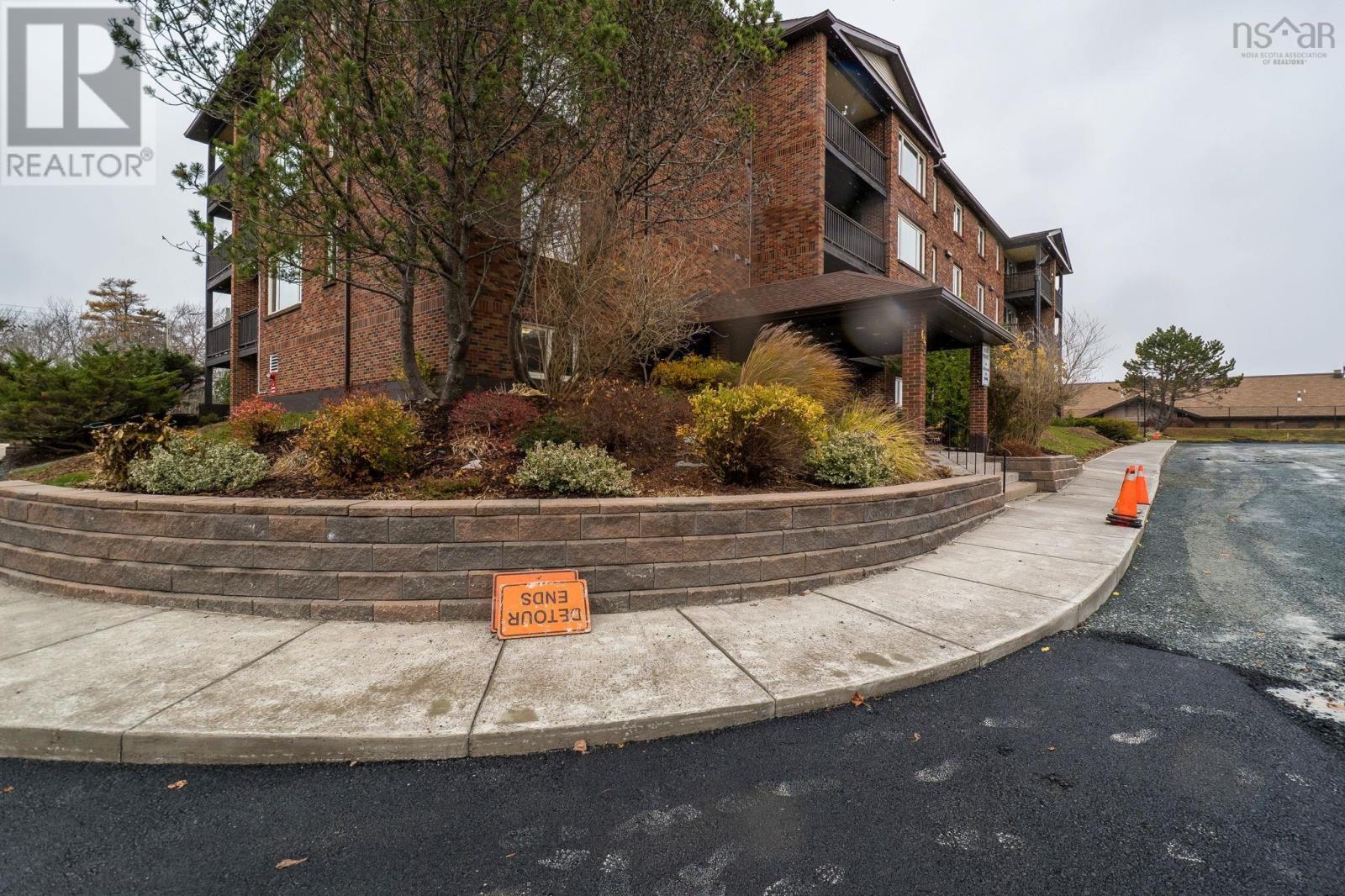 #403 64 Cumberland Drive - 50
