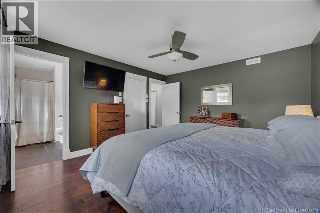 24 Beach Drive - Image 23