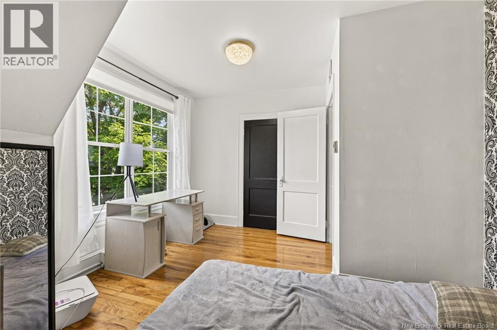 1775 Amirault Street - Image 31