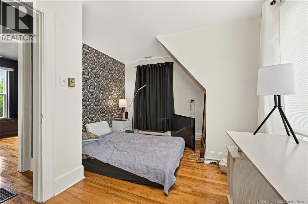 1775 Amirault Street - Image 32