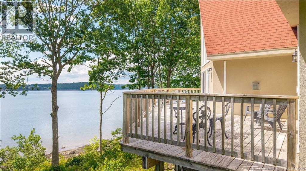 178 Hills Point Road, Oak Bay — photo 3
