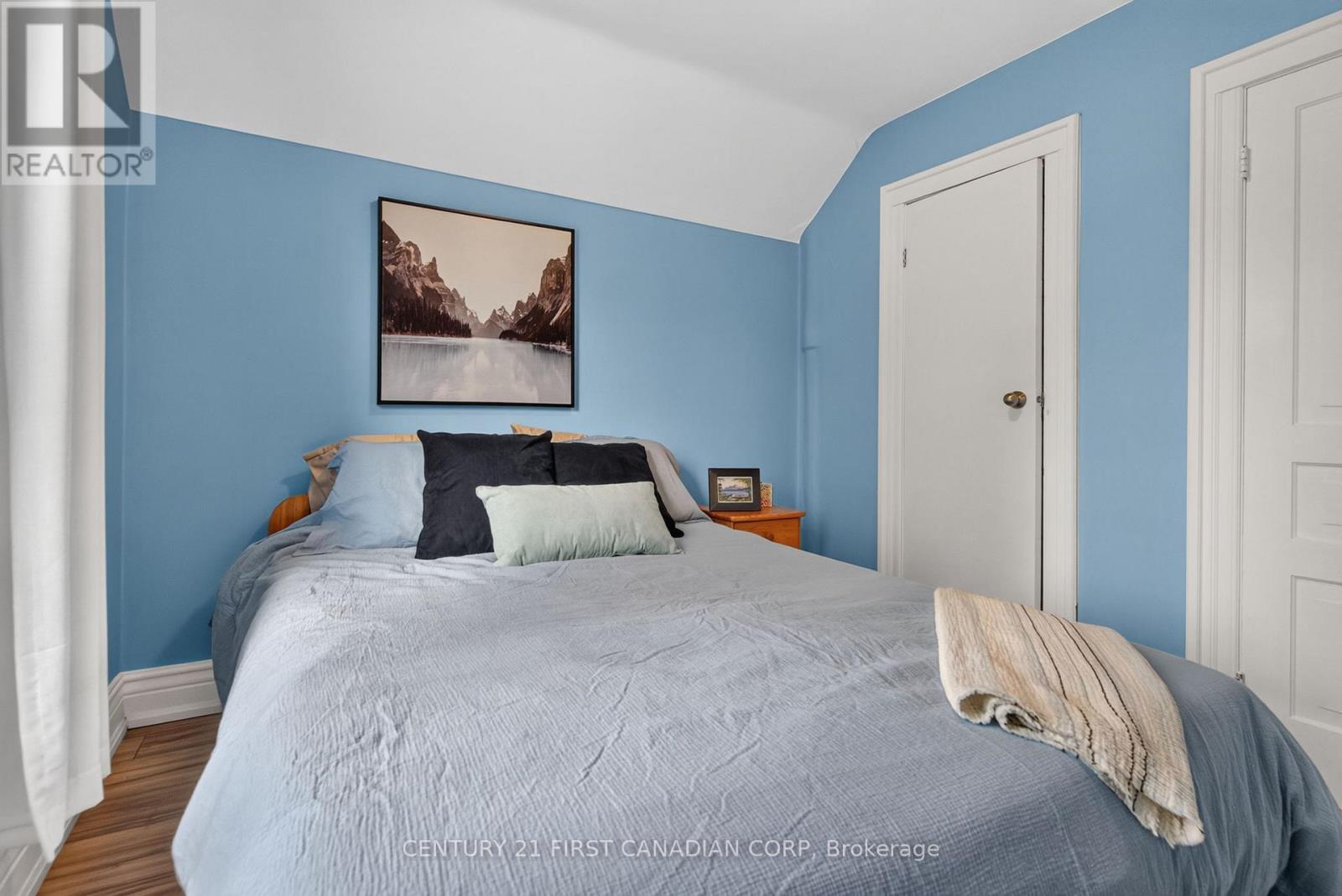 754 LORNE AVENUE - 16