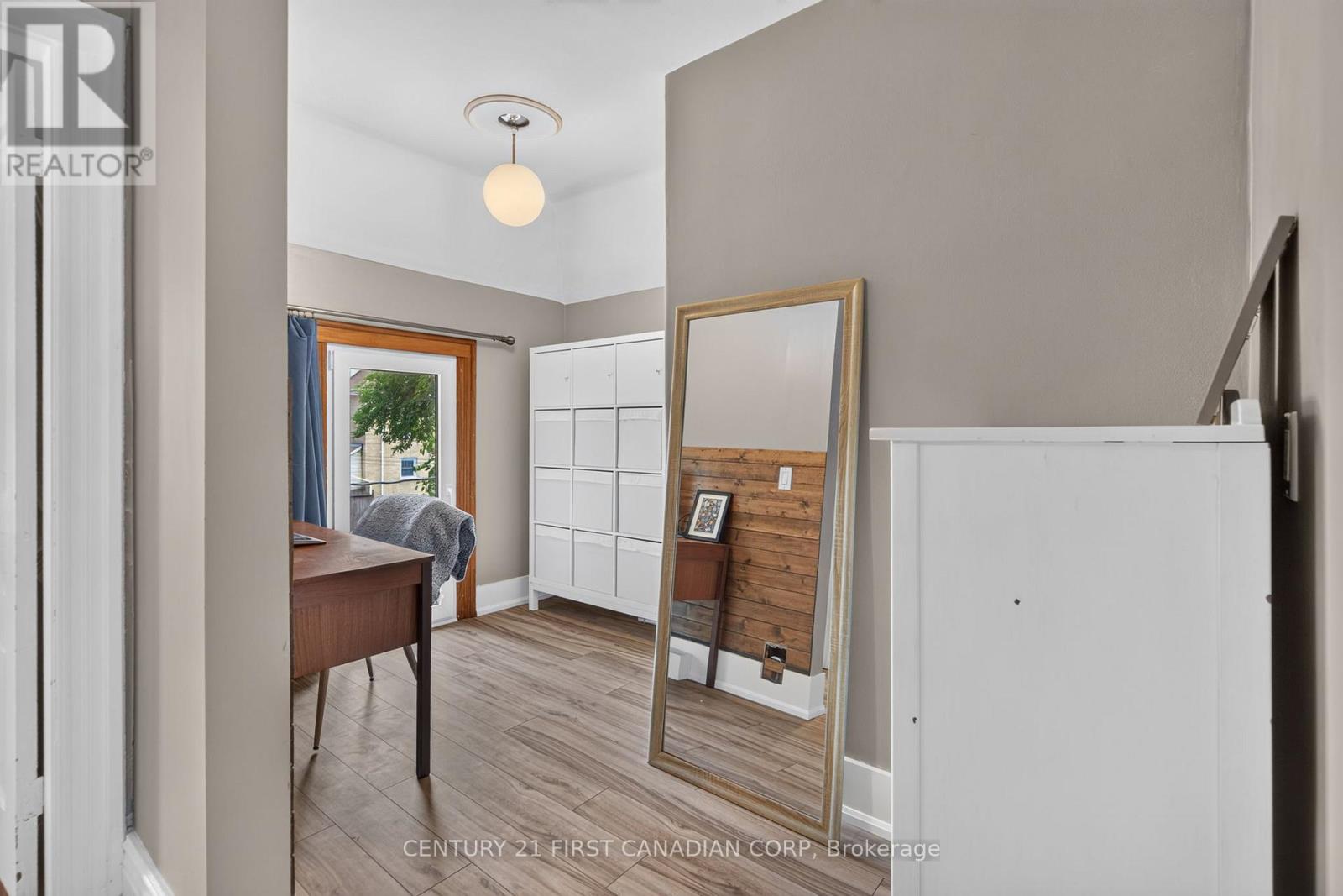 754 LORNE AVENUE - 18