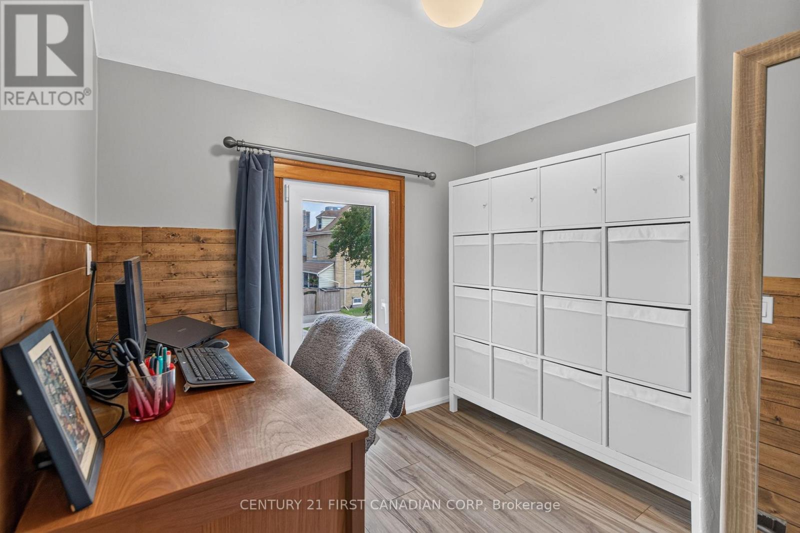 754 LORNE AVENUE - 19