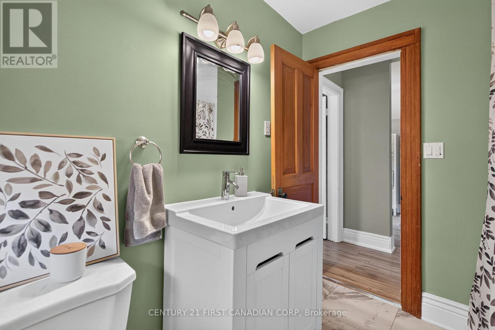 754 LORNE AVENUE - 21
