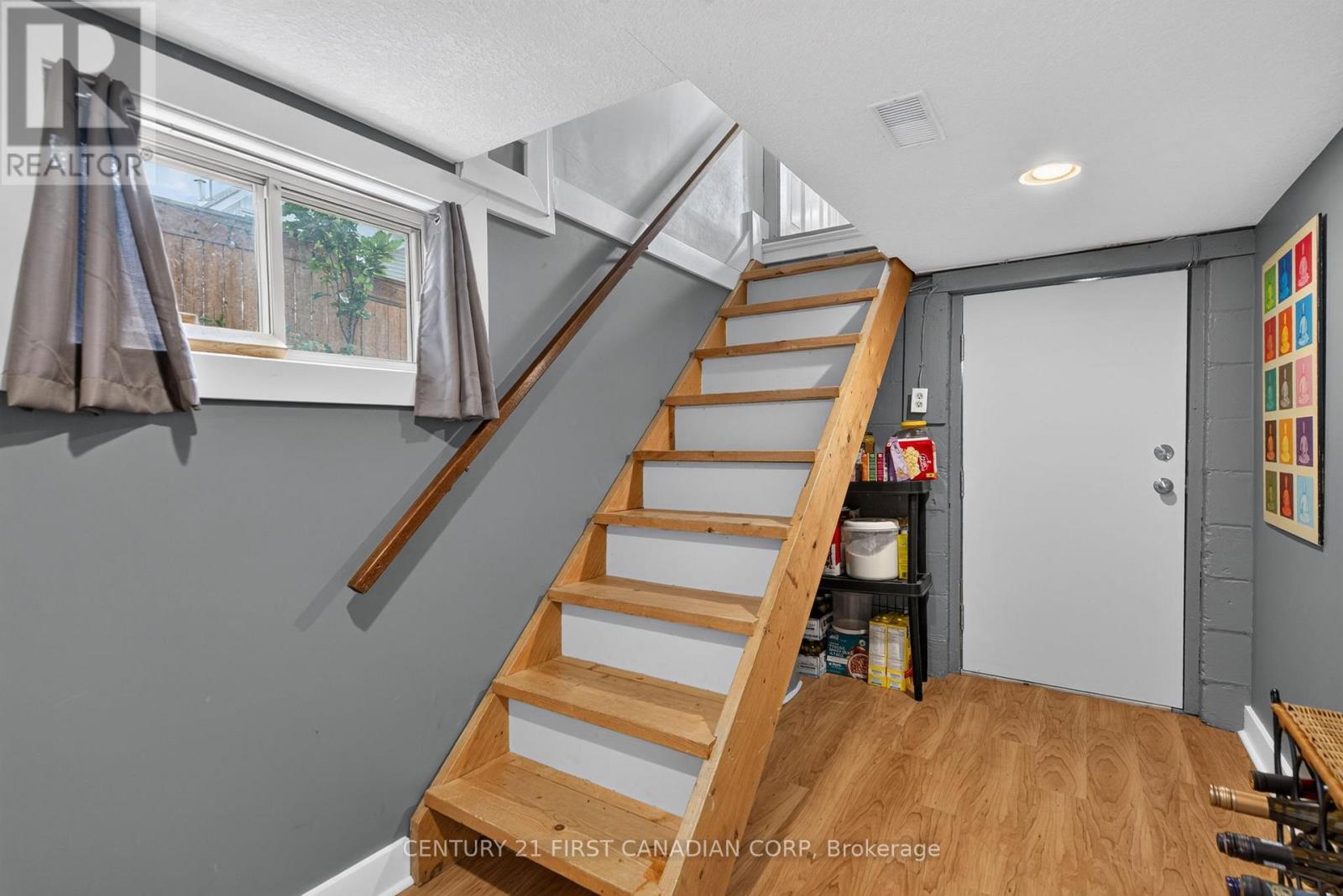 754 LORNE AVENUE - 24