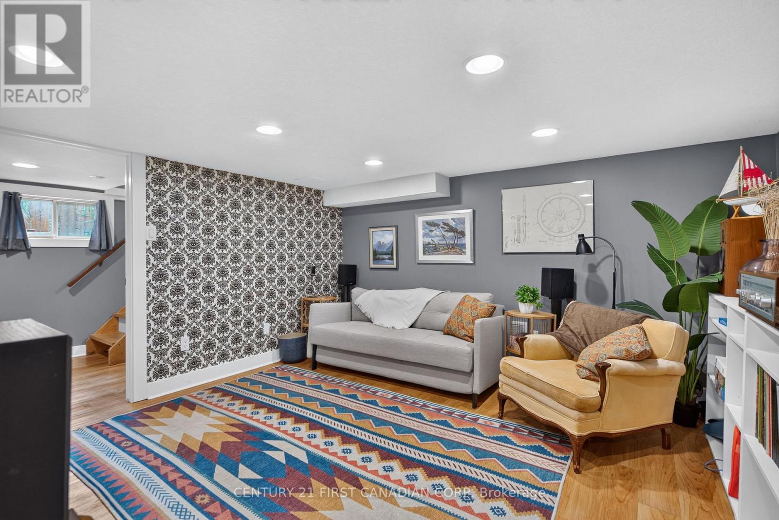 754 LORNE AVENUE - 27