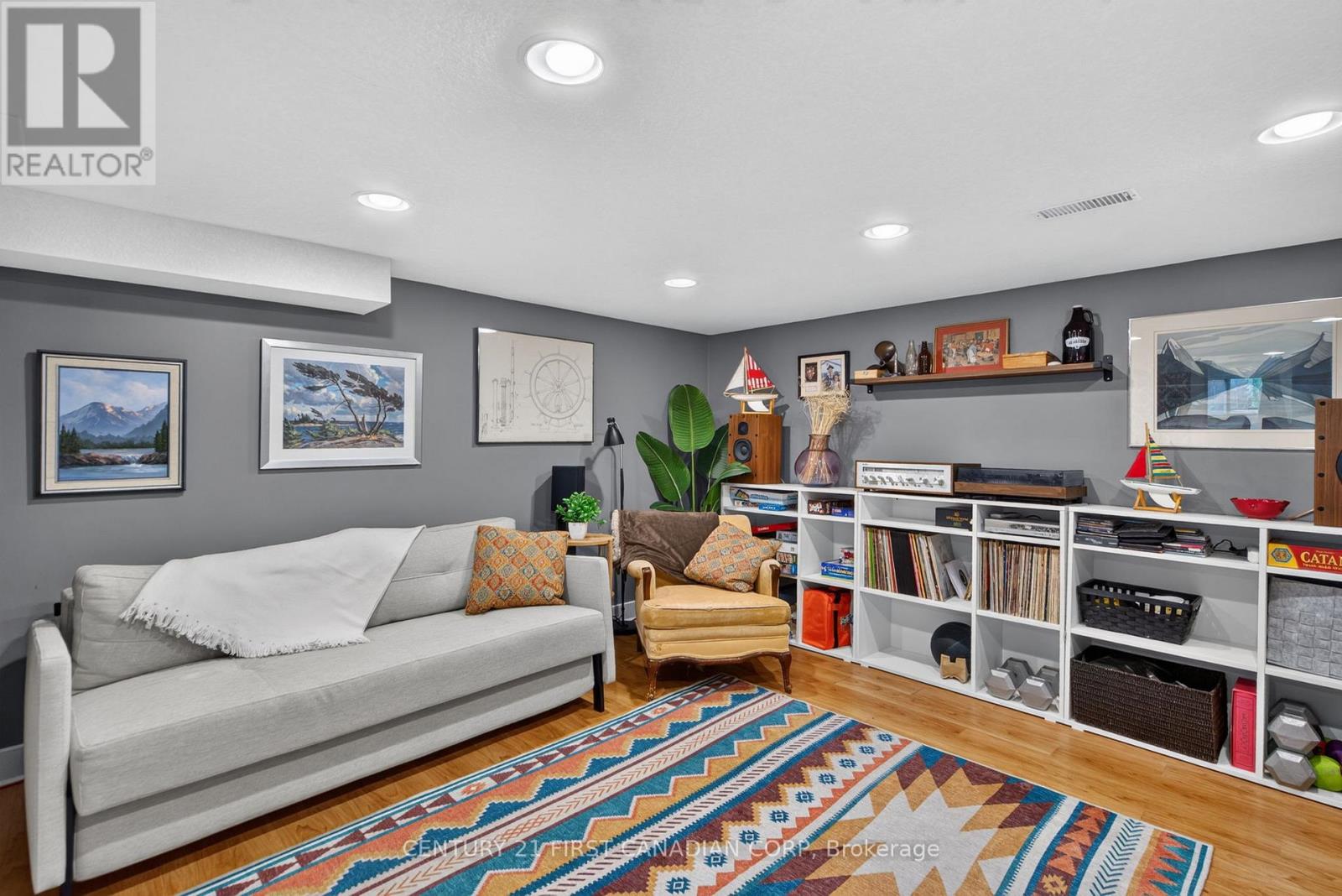 754 LORNE AVENUE - 28