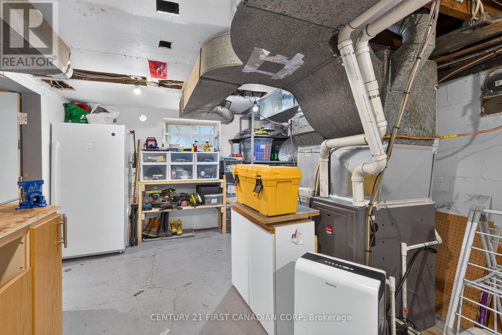 754 LORNE AVENUE - 34