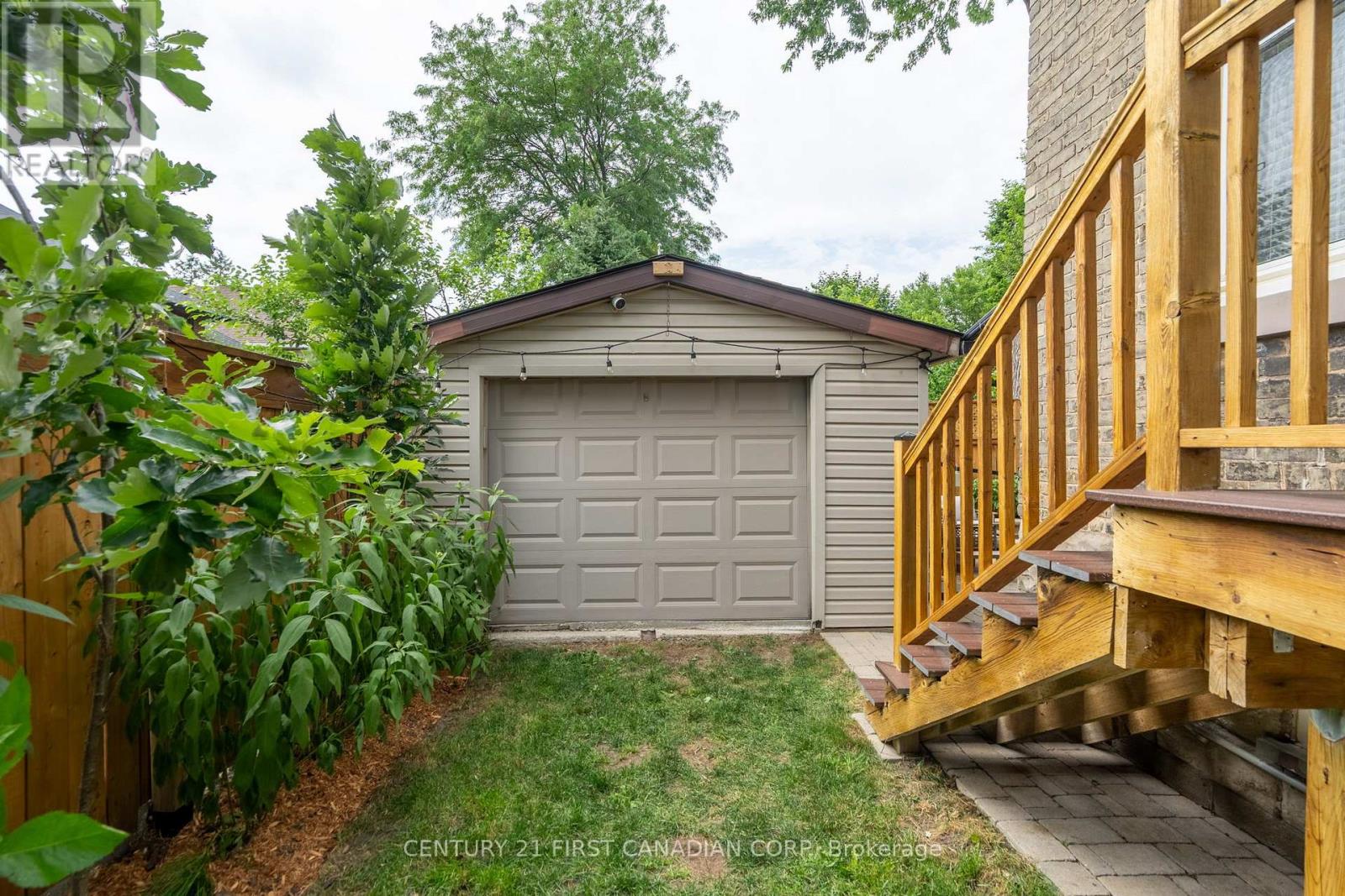 754 LORNE AVENUE - 37