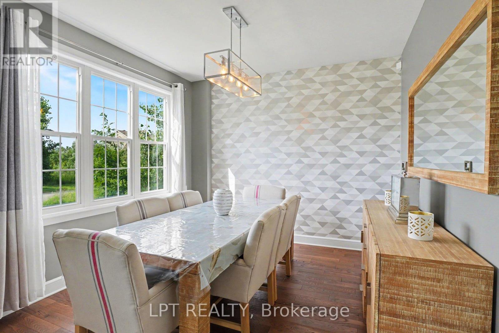 WATERDOWN 6548 STREET N - 11