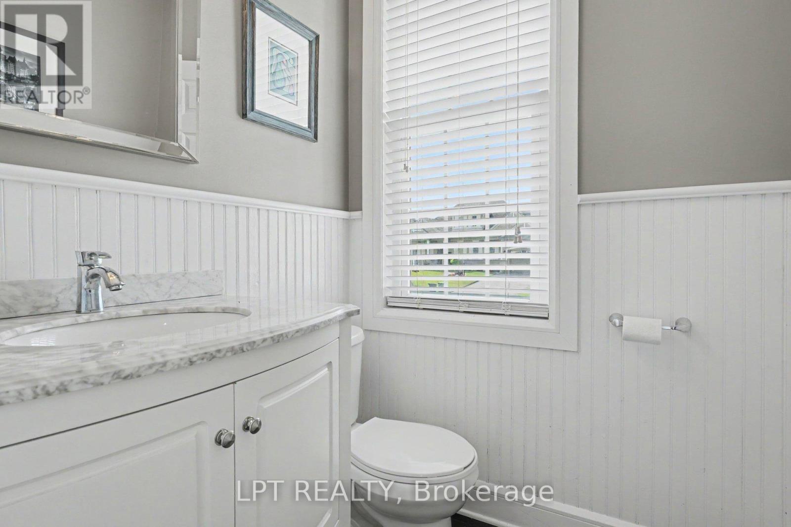WATERDOWN 6548 STREET N - 12