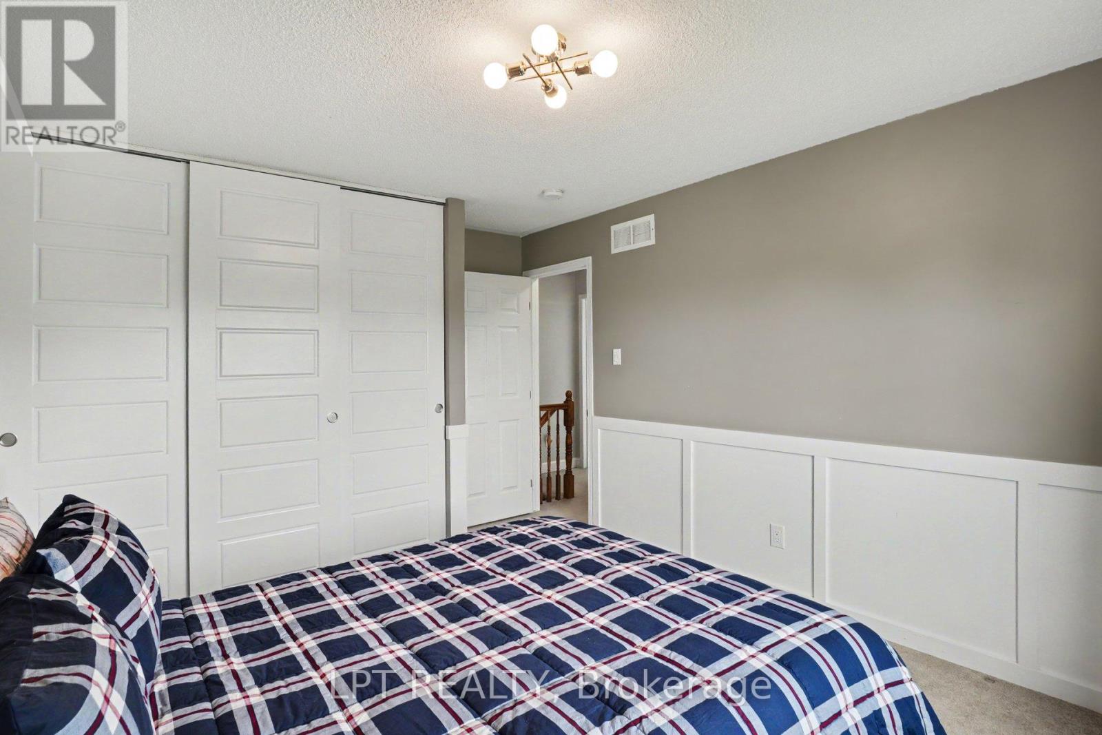 WATERDOWN 6548 STREET N - 22