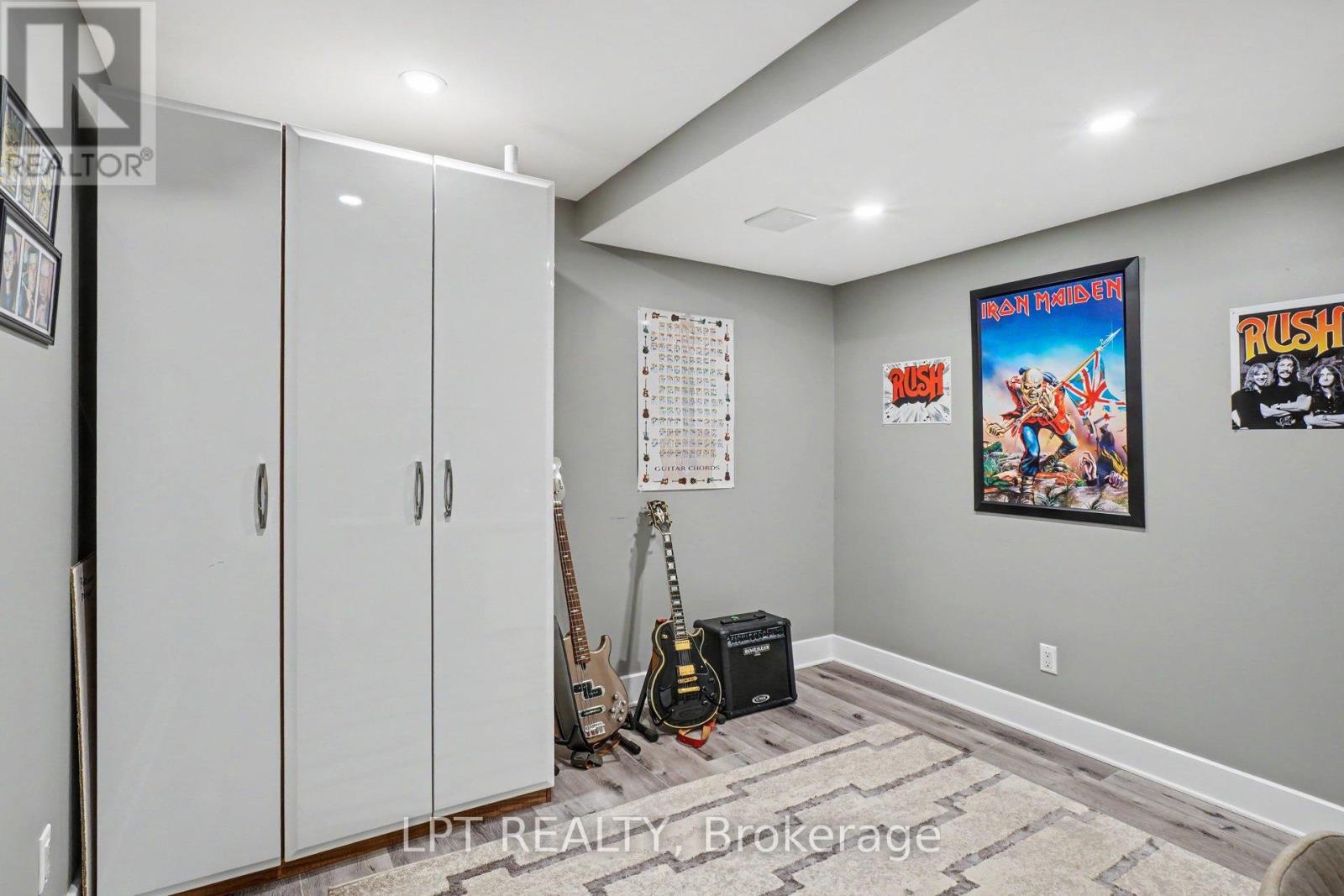 WATERDOWN 6548 STREET N - 26