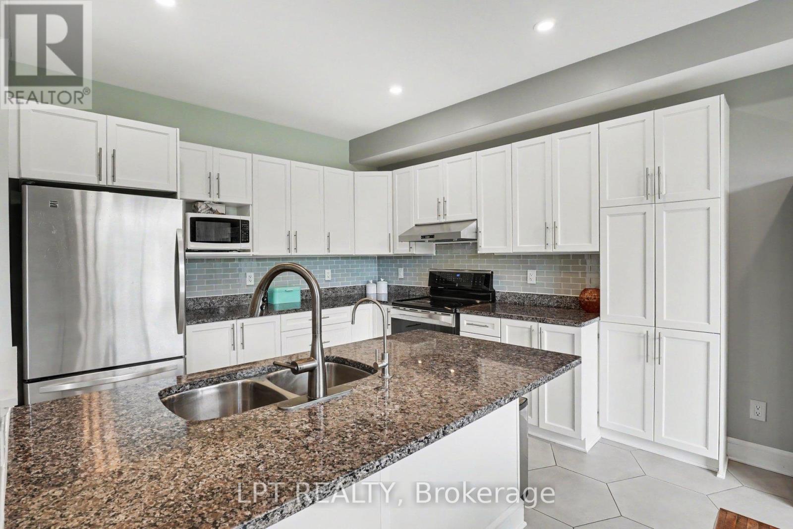 WATERDOWN 6548 STREET N - 4