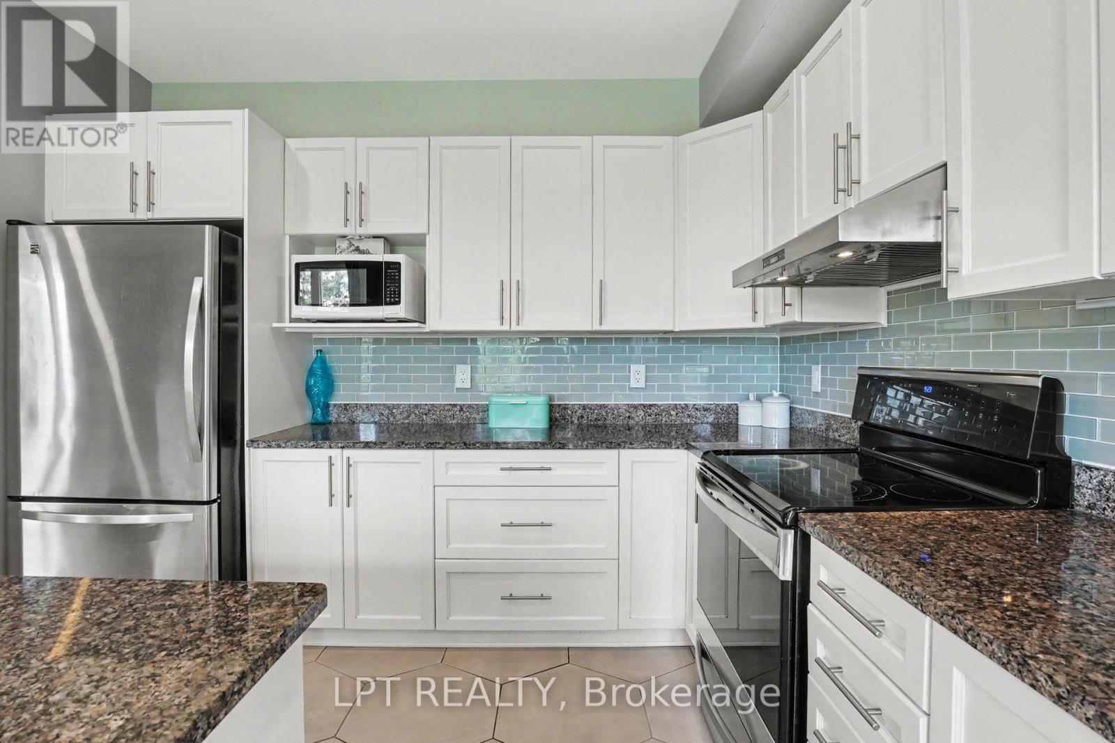 WATERDOWN 6548 STREET N - 6