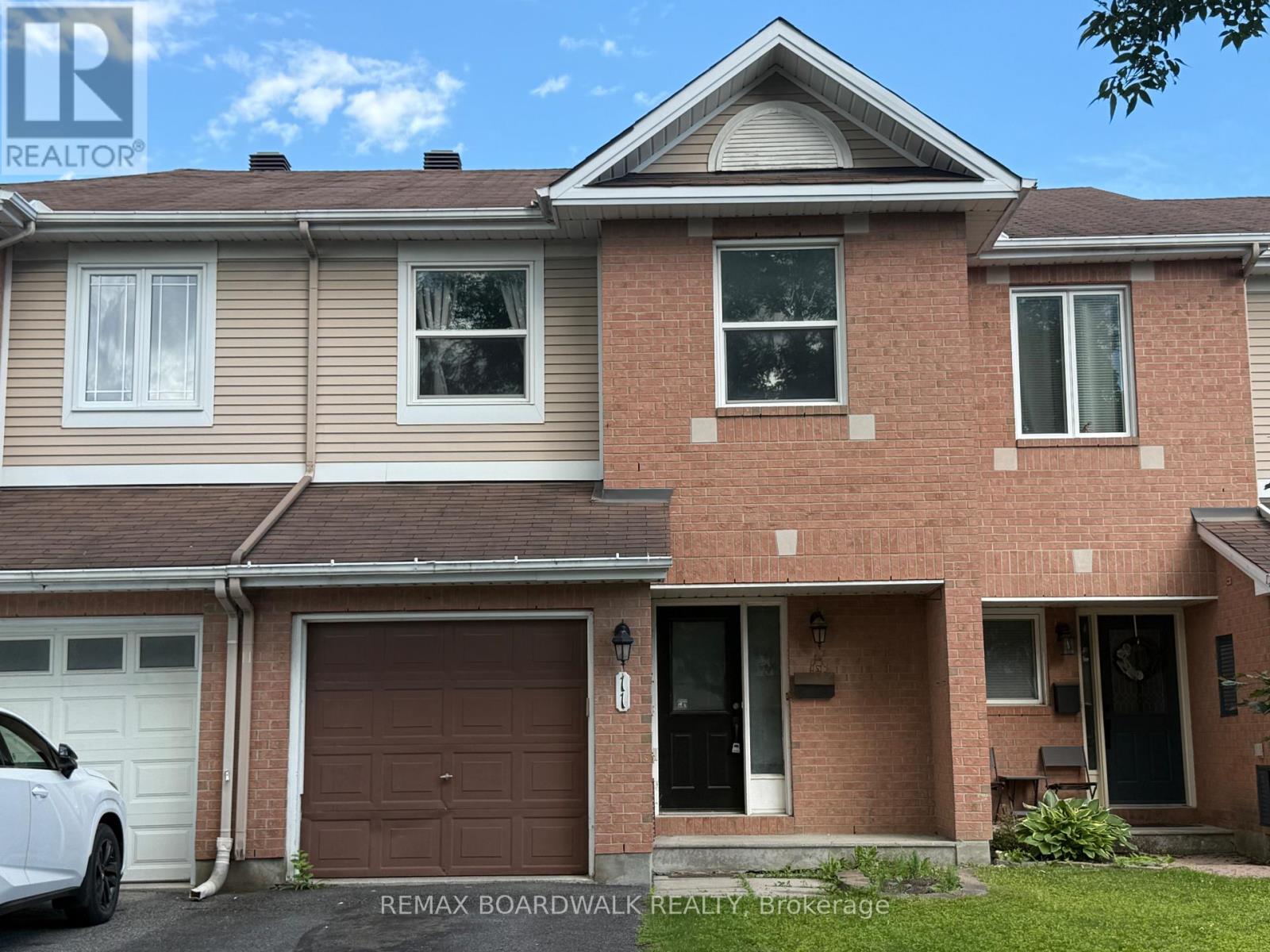 11 Meadowbreeze Dr