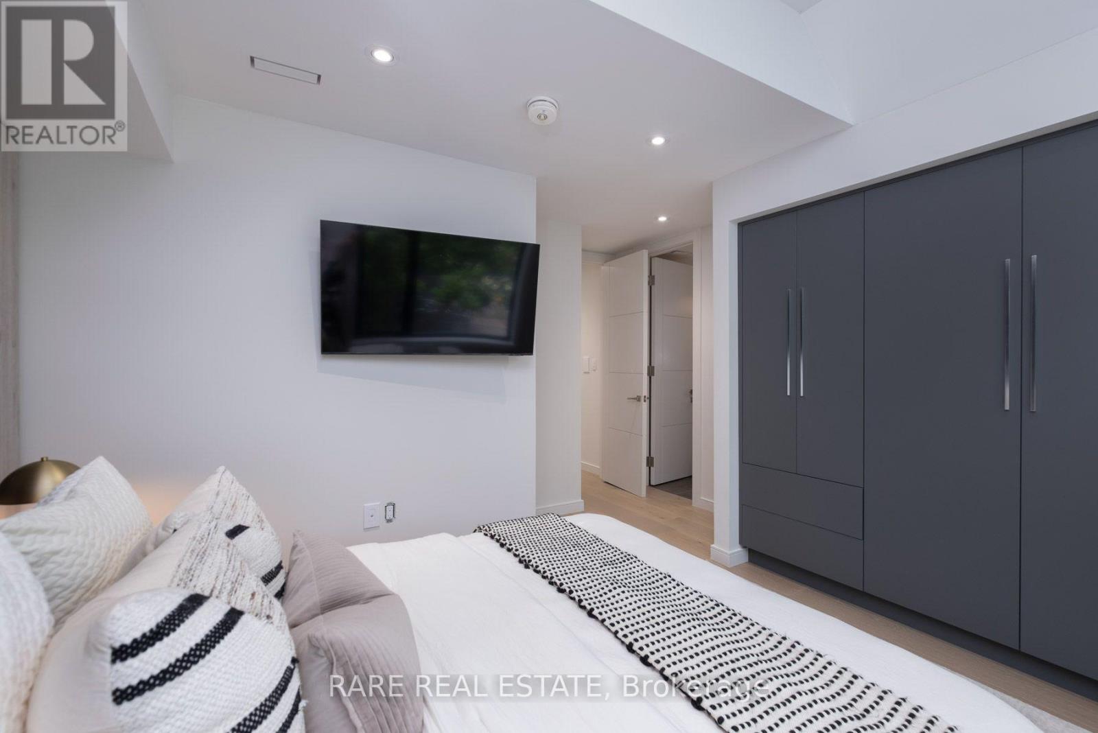 61 SHANNON STREET - 30