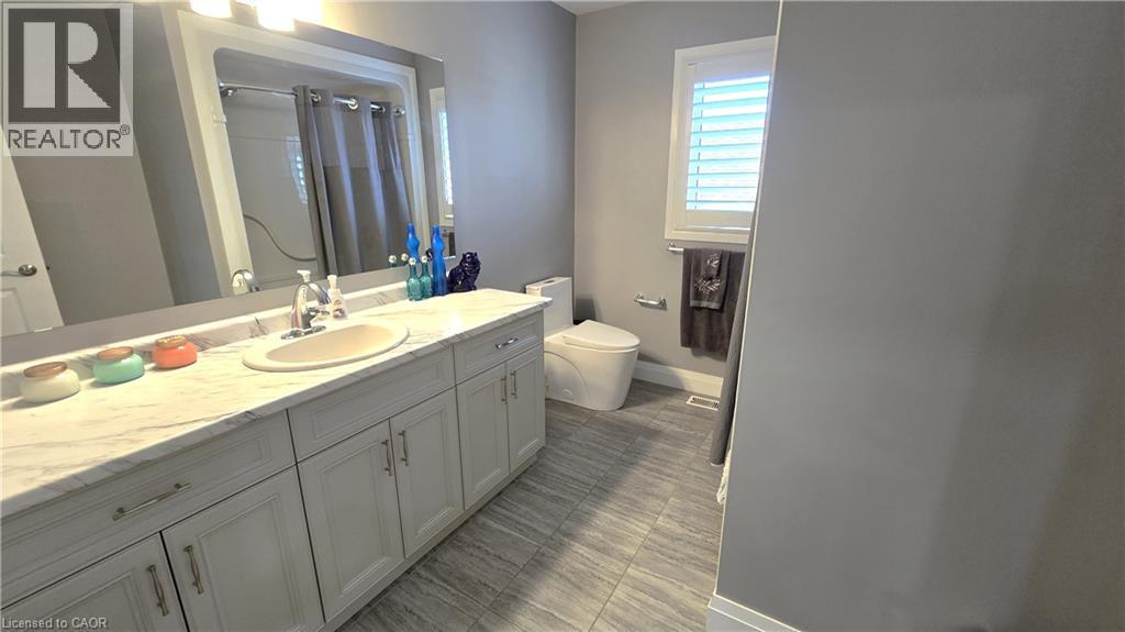 122 BRIDGE Crescent - Image 36