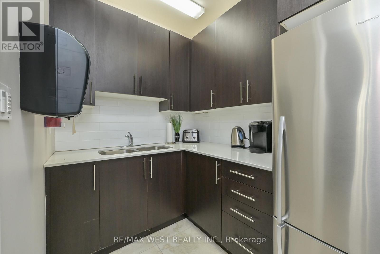 #212 764 RIVER ROAD E - 30