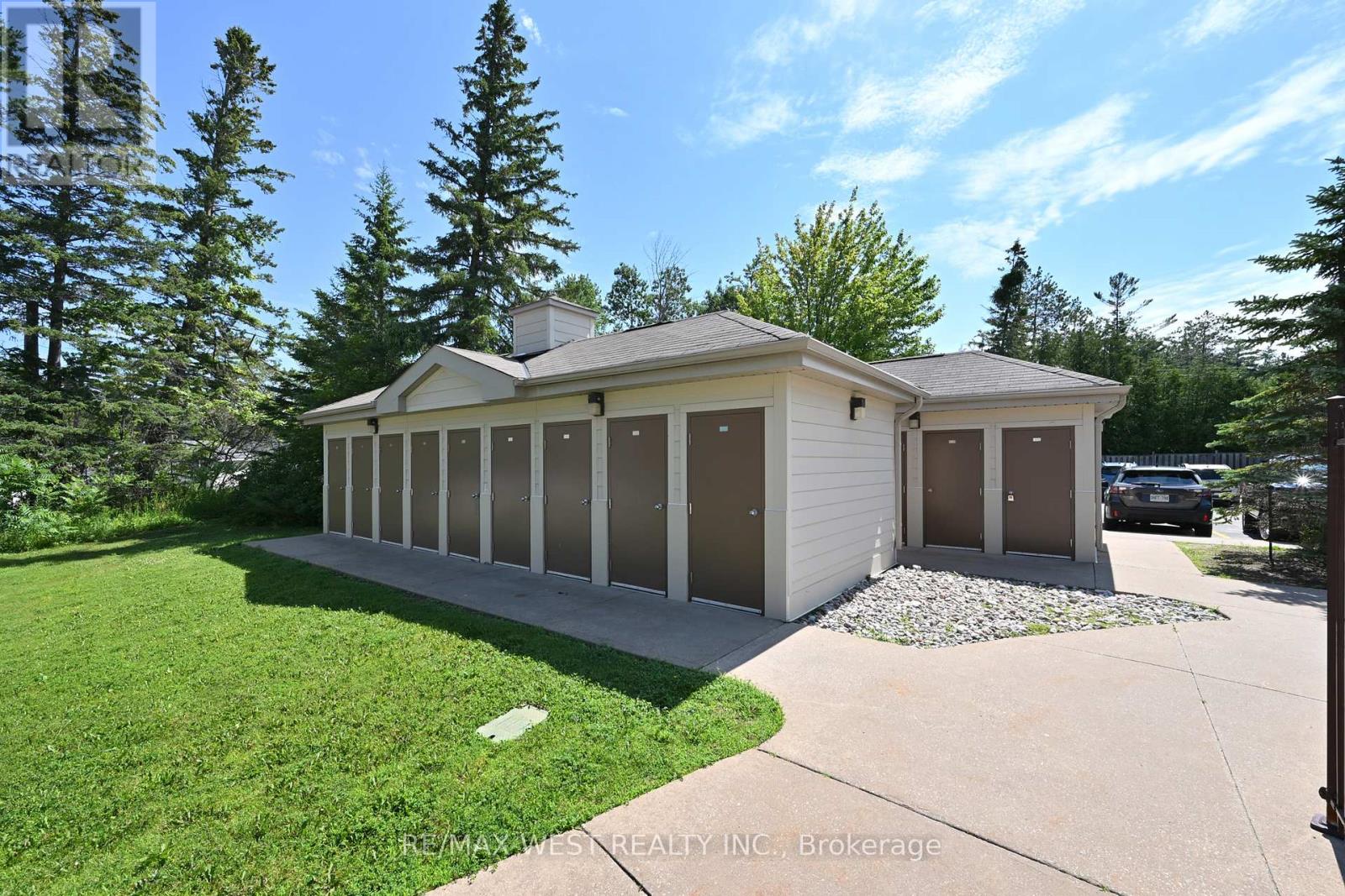 #212 764 RIVER ROAD E - 31