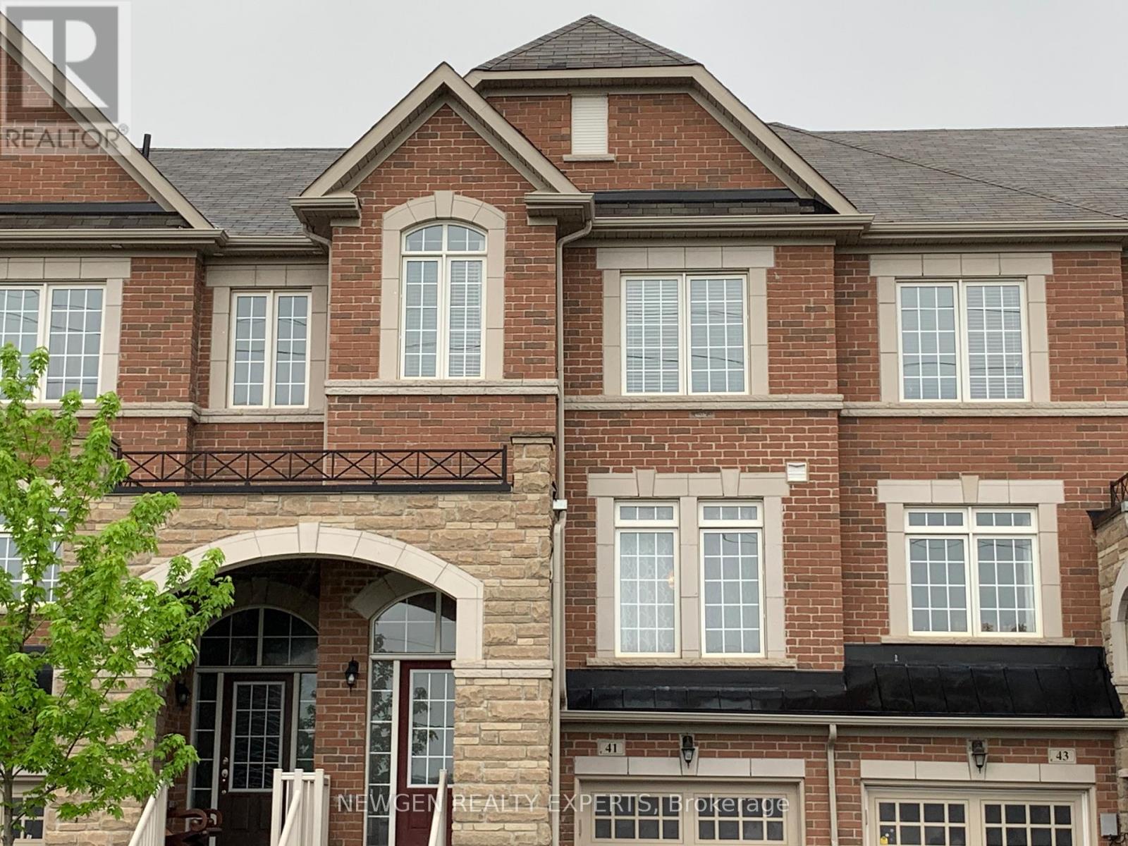Photo of 41 Rockbrook Trail