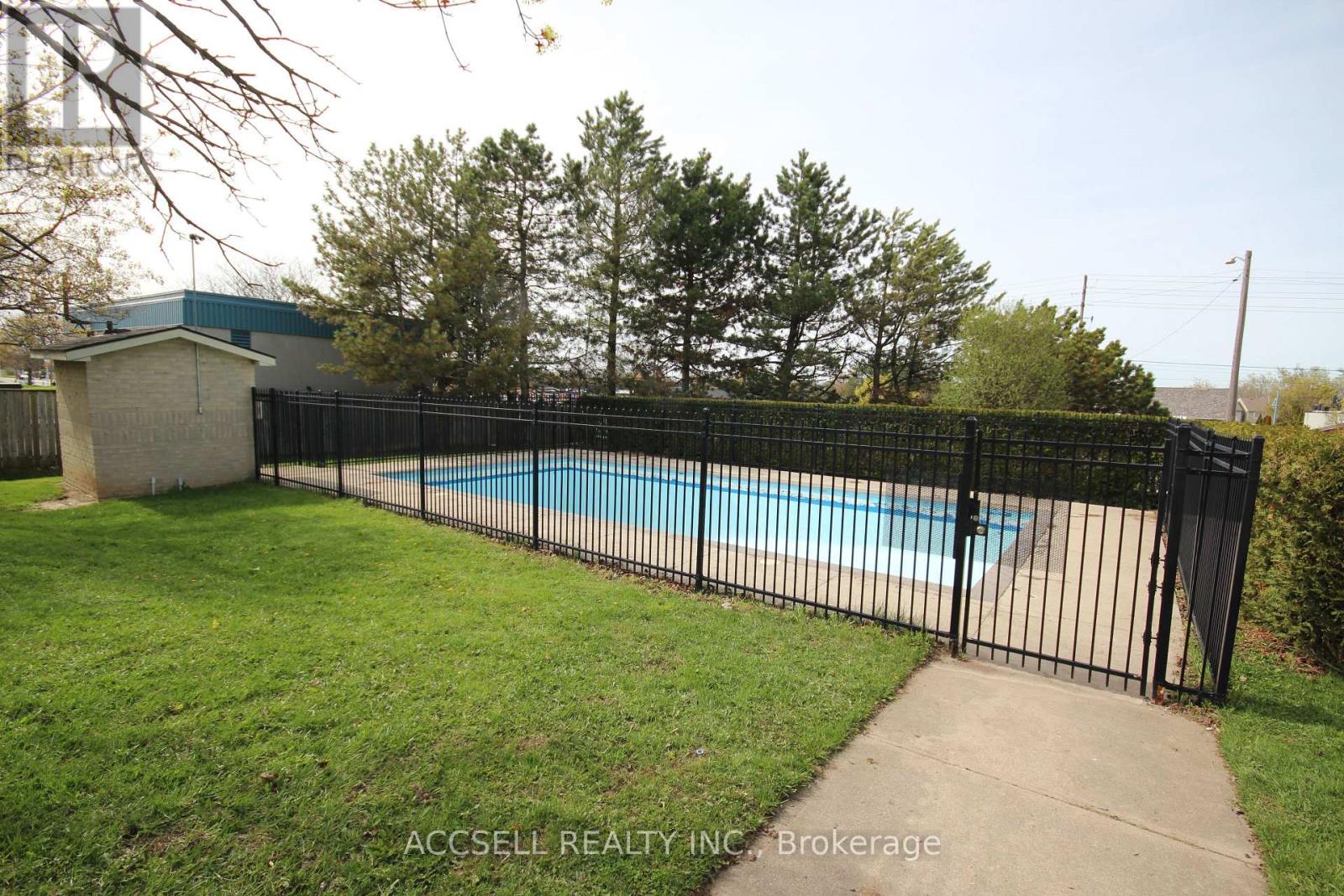 #111 731 DEVERON CRESCENT - Image 12