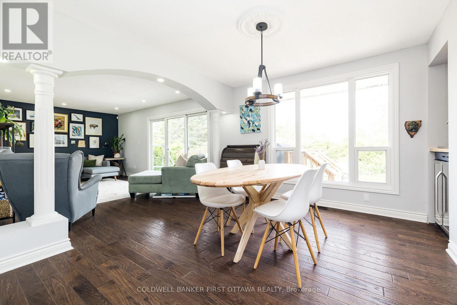 174 LLOYDALEX CRESCENT - 12