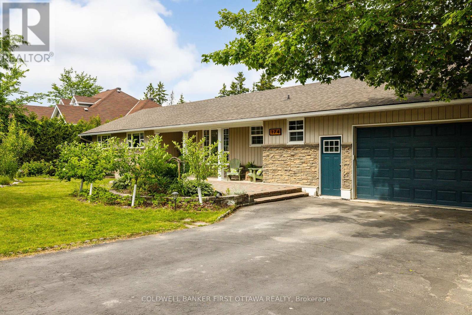 174 LLOYDALEX CRESCENT - 5