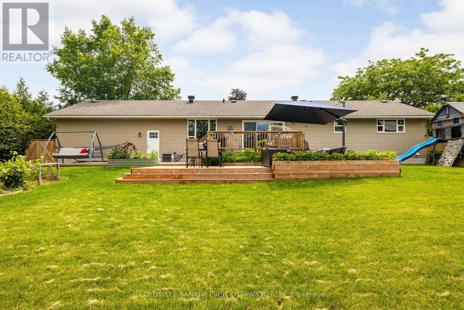 174 LLOYDALEX CRESCENT - 36