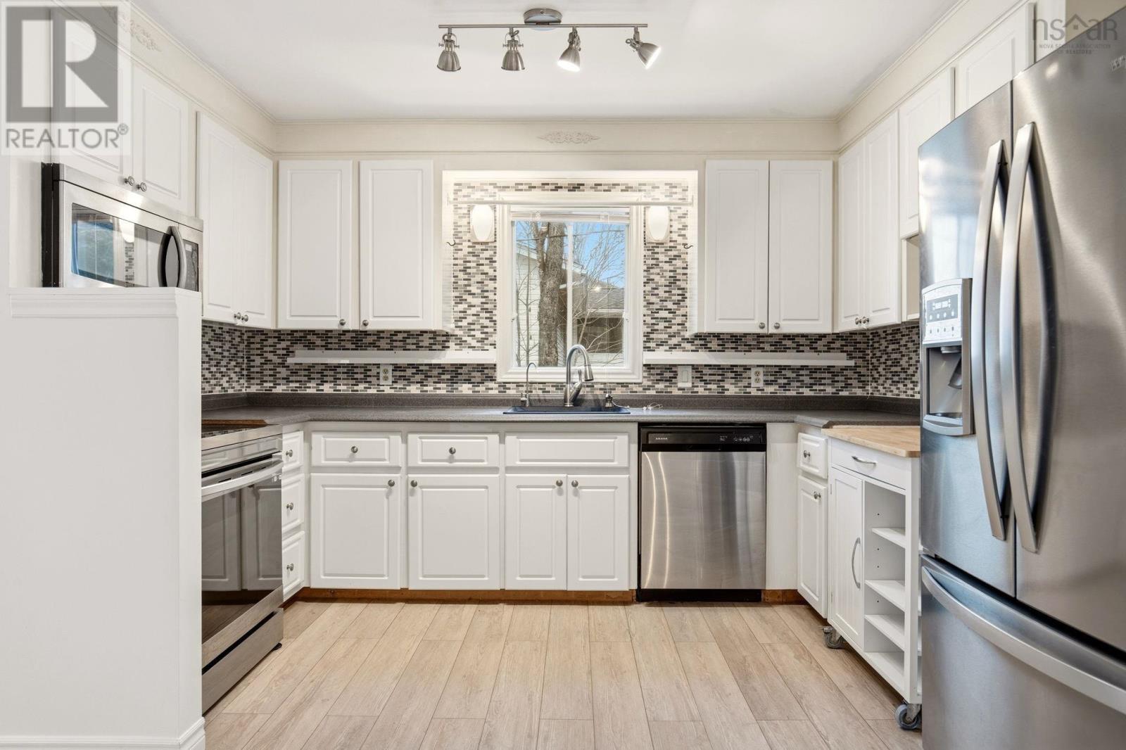 114 Charleswood Drive - 12