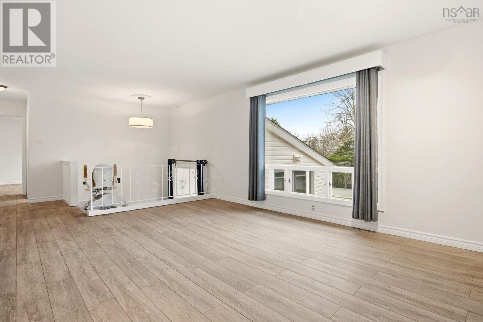 114 Charleswood Drive - 8