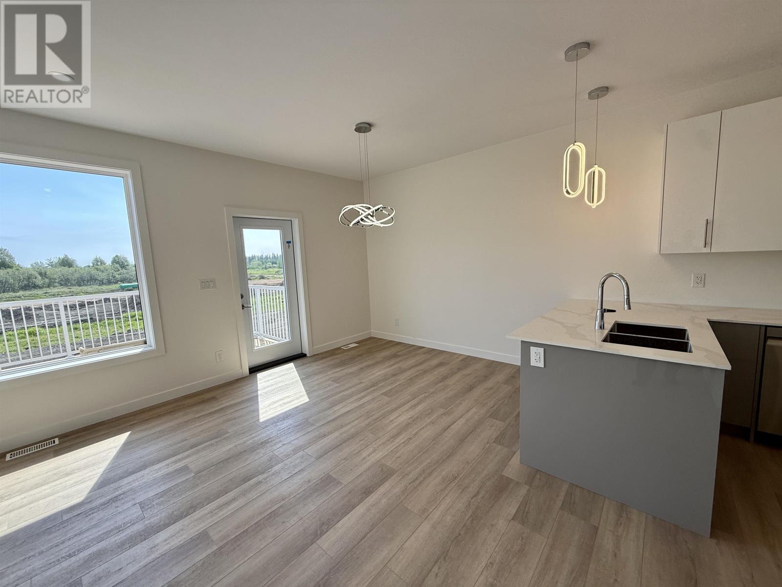 156 BRUIN CRES - 5