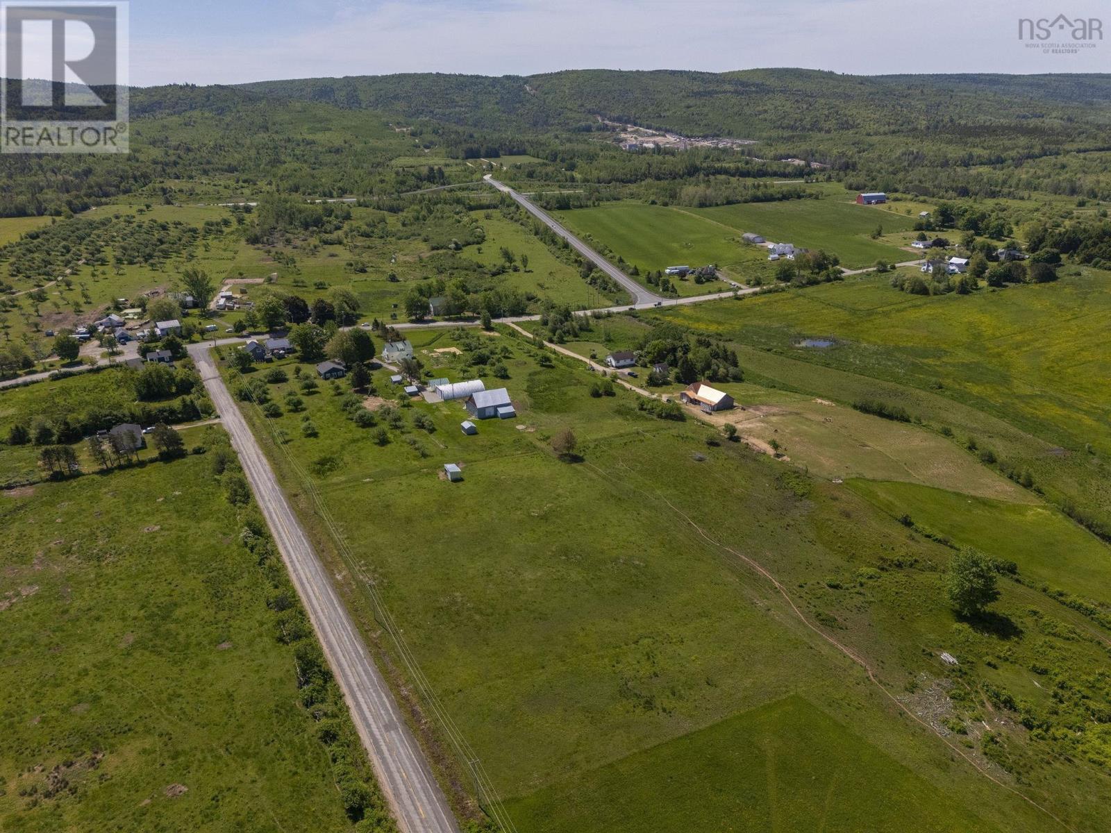 4035 Highway 201 - 48