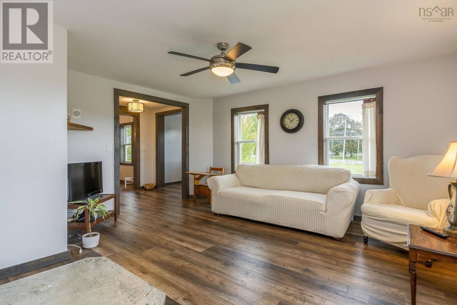 4035 Highway 201 - 17