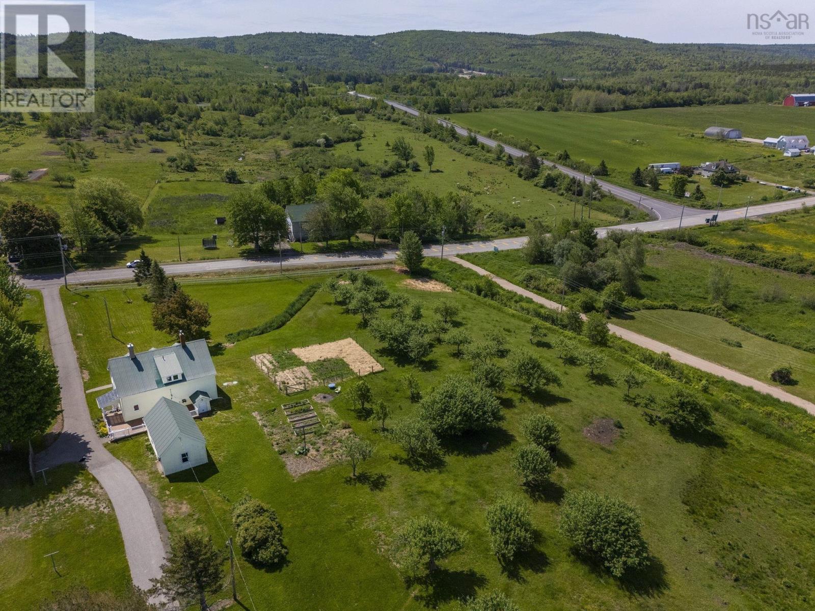 Property 37 of 49 of 4035 Highway 201