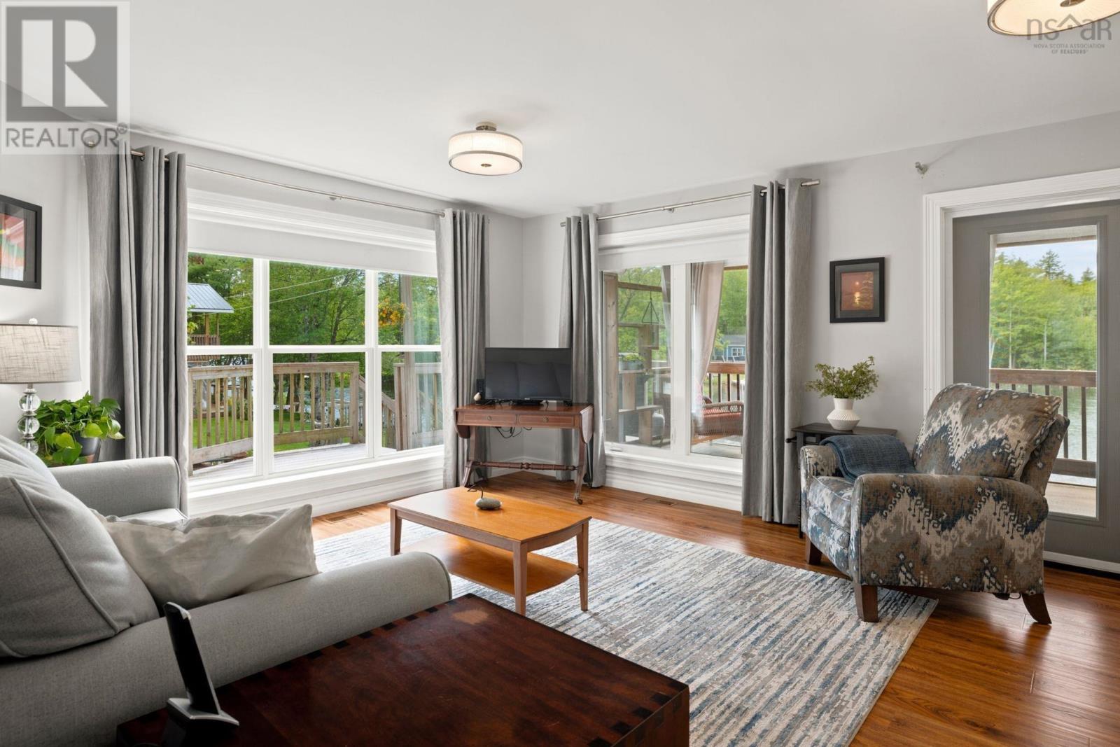 49 Cove Road - 11