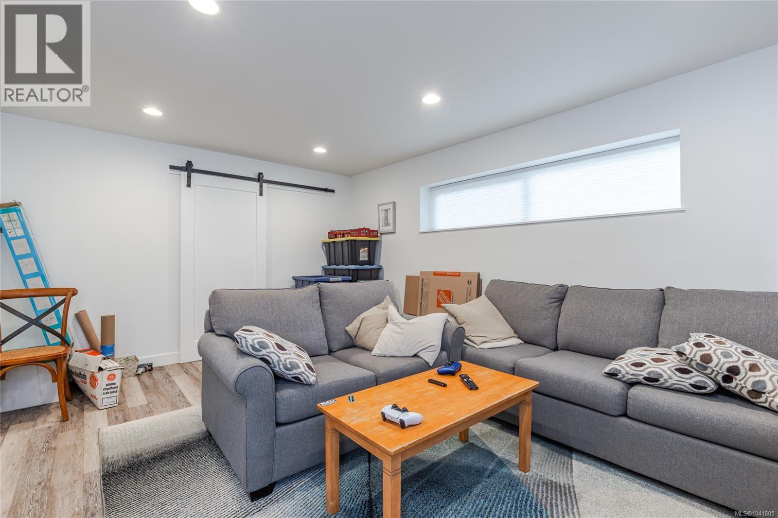 3040 Bay St, Nanaimo