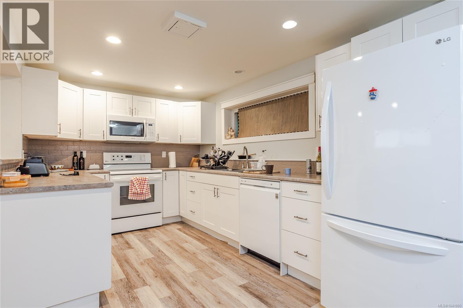 3040 Bay St, Nanaimo