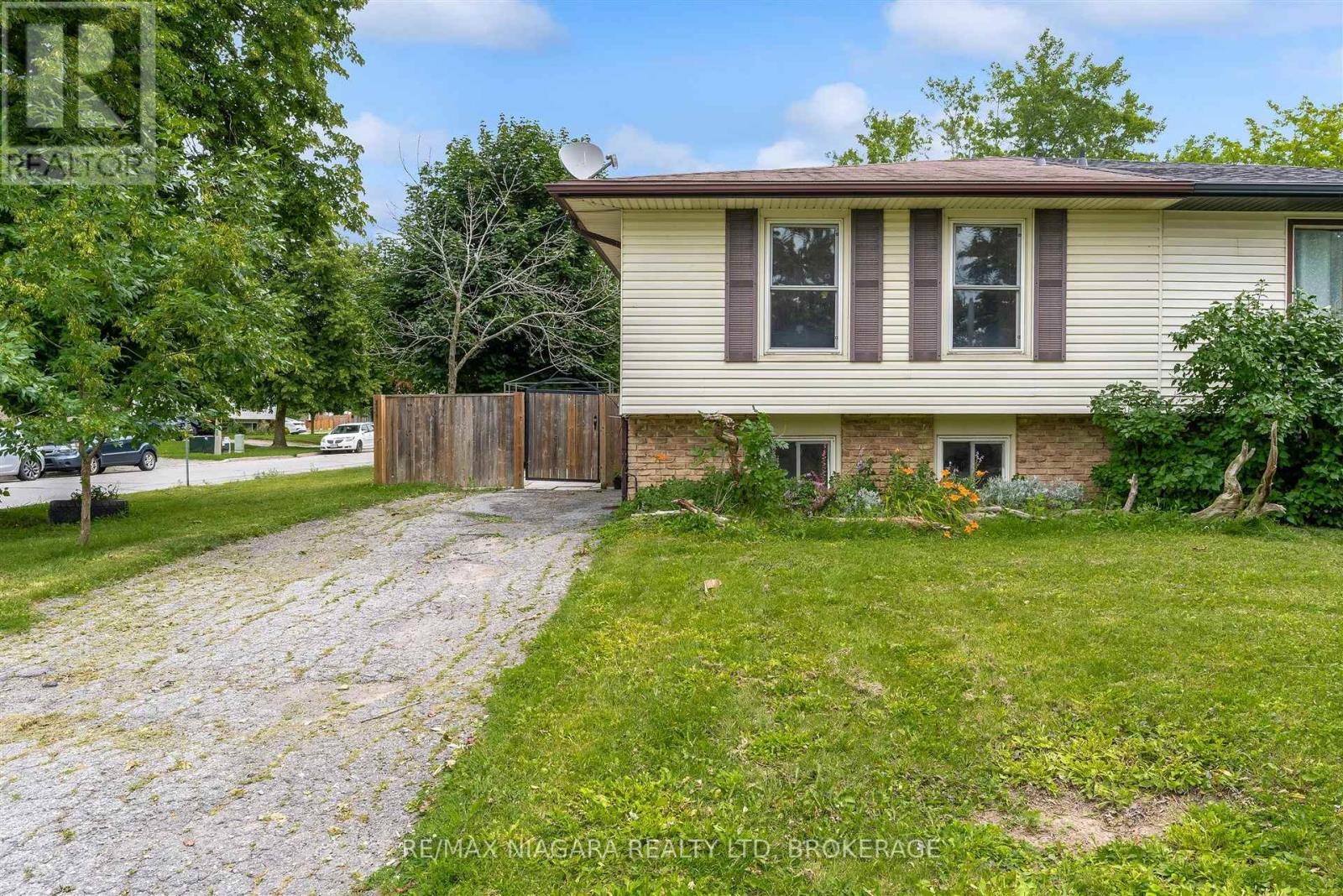 2 BALDWIN CRESCENT - 1