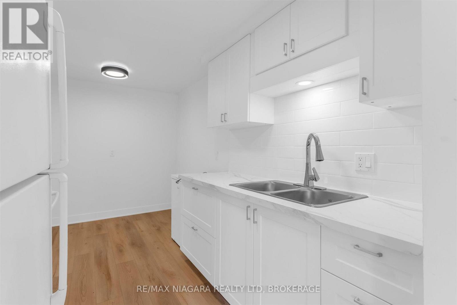 2 BALDWIN CRESCENT - 10